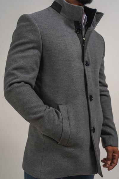 MANTEAU EN LAINE AVEC FOURRURE GRIS