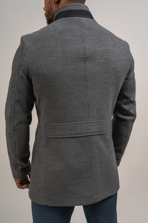 MANTEAU EN LAINE AVEC FOURRURE GRIS